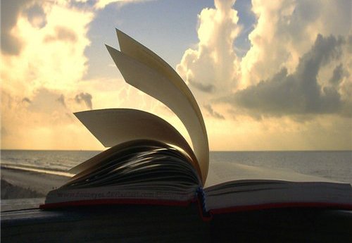 Gương mặt nhà văn, gương mặt cuộc đời