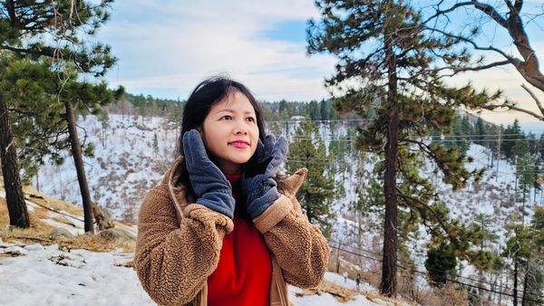 Giọt nhớ về trong mắt em sâu. Ảnh Hồng Lĩnh