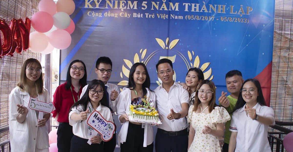 Sinh nhật 05 tuổi “Ngày ấy & Bây giờ!” – Cộng đồng Cây Bút Trẻ Việt Nam