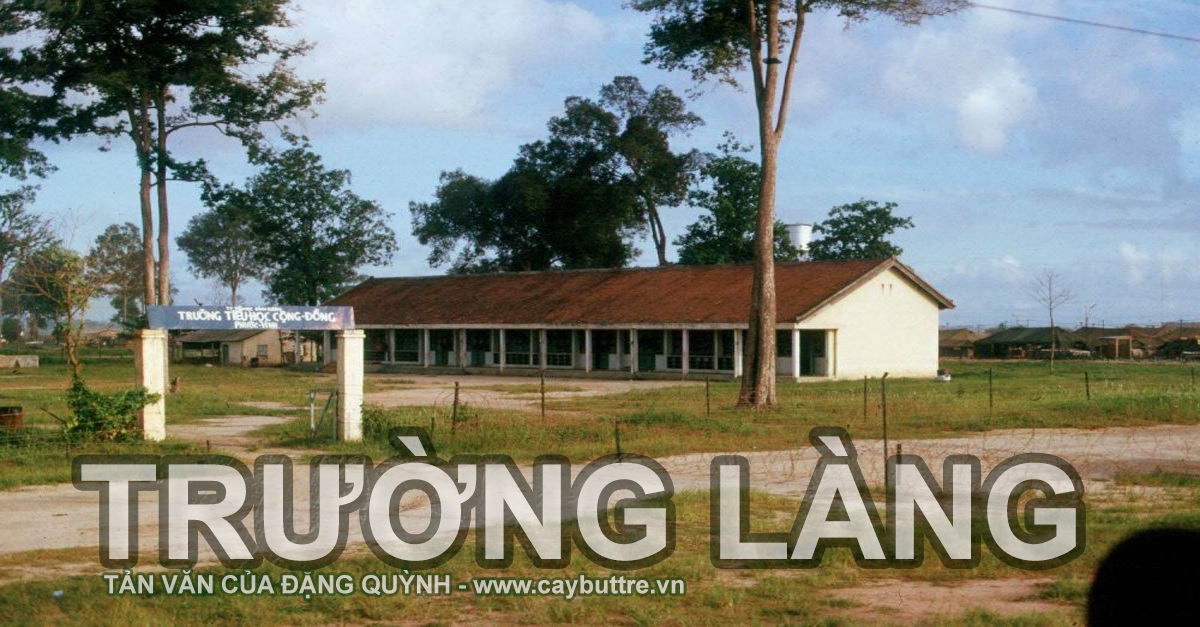 Trường làng, cách đây hơn 60 năm về trước, phên tre, vách nứa gió thổi lồng lộng, mái ngói âm dương dột nát nhưng đã sinh ra biết bao người con con ưu tú.
