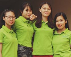 Từ trái qua phải chị Hương Trà - chị Huyền Thu Kiều - chị Đinh Lê Tuyết Trinh - chị Nguyễn Huyền